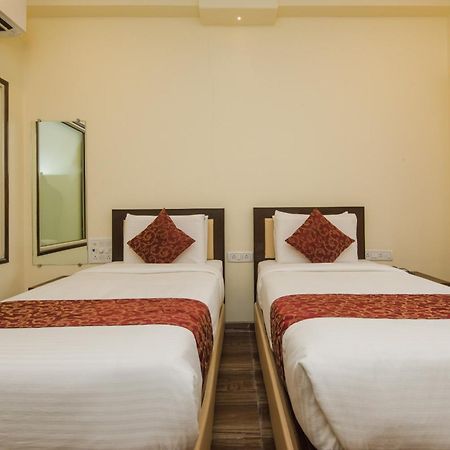 Super Hotel O Divine Residency Near Phoenix Marketcity Мумбай Екстериор снимка