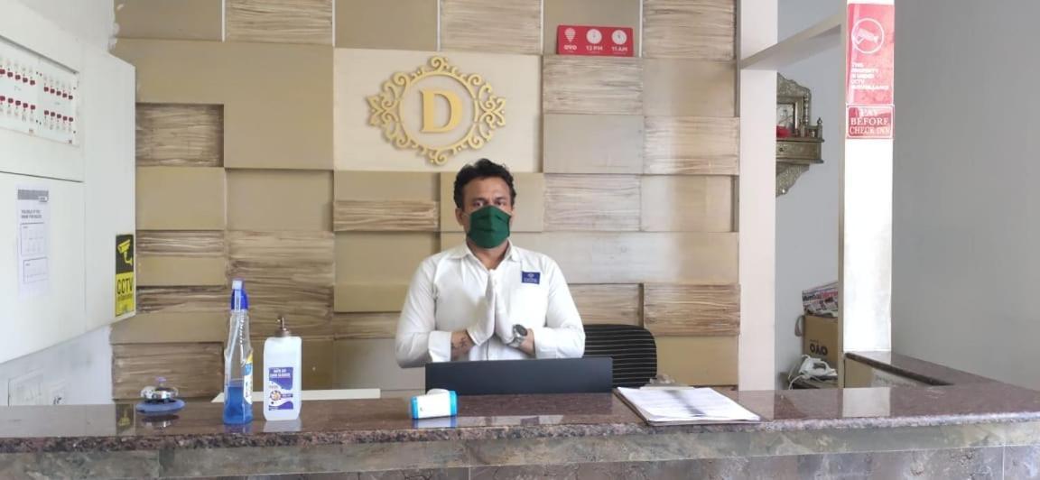 Super Hotel O Divine Residency Near Phoenix Marketcity Мумбай Екстериор снимка