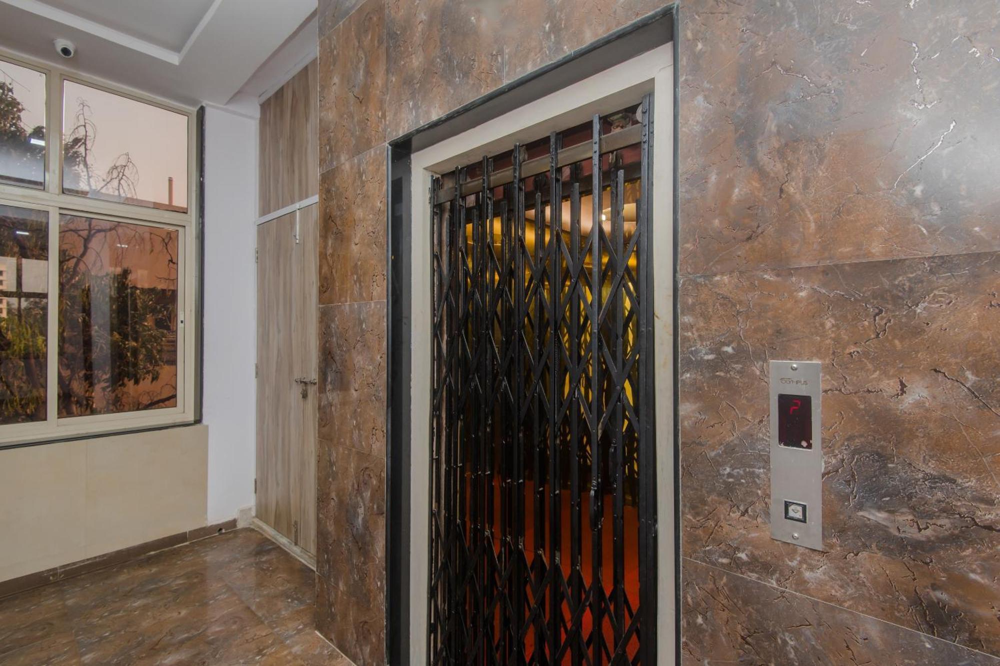 Super Hotel O Divine Residency Near Phoenix Marketcity Мумбай Екстериор снимка